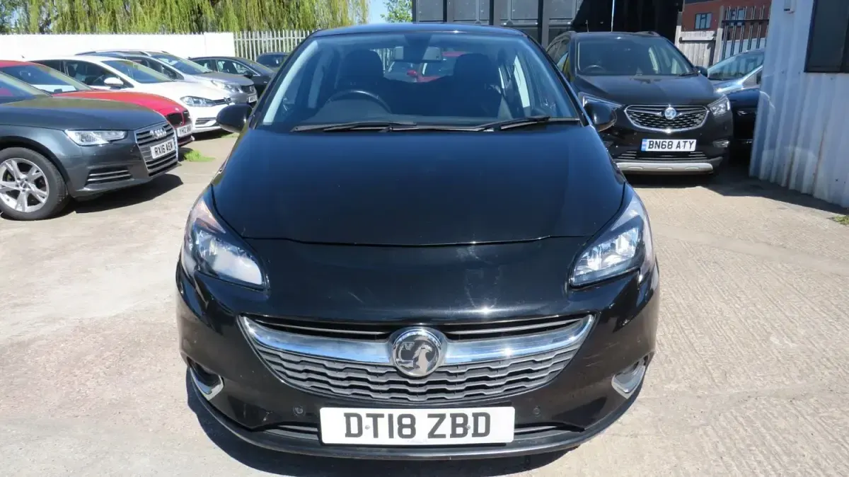 Begagnad Vauxhall Corsa 2018 Svart Halvkombi