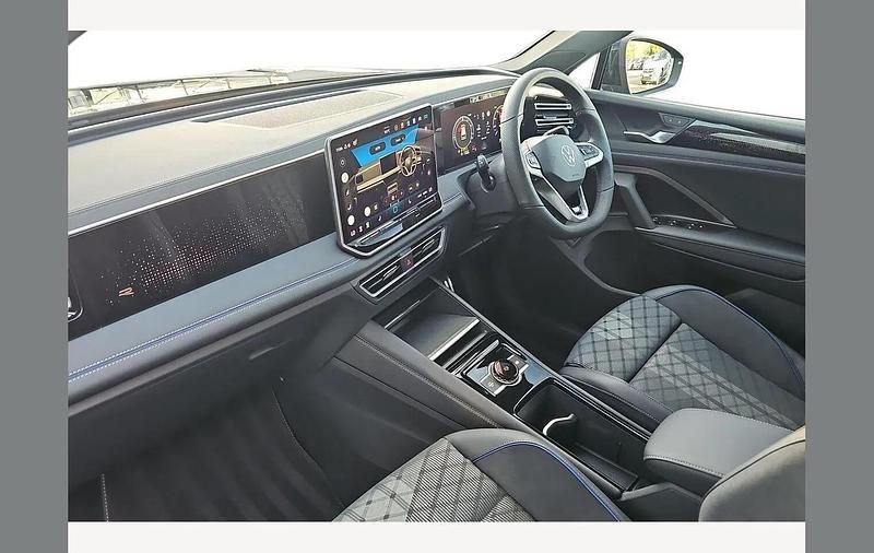 Used VW Tiguan R-line 272 HP (200 kW) 2025 Black SUV