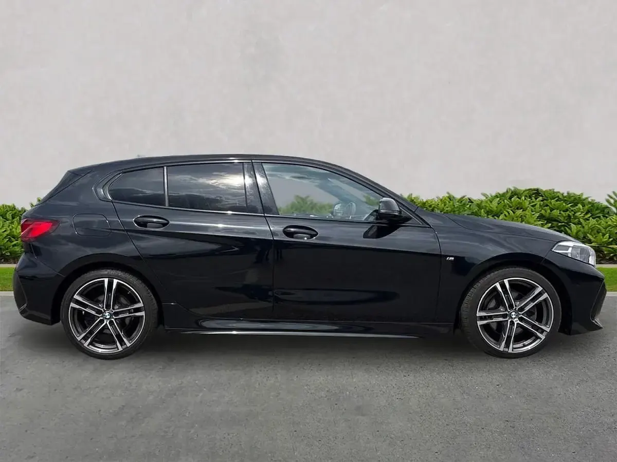 Used BMW 118 M Sport 140 HP (102 kW) 2021 Black Hatchback