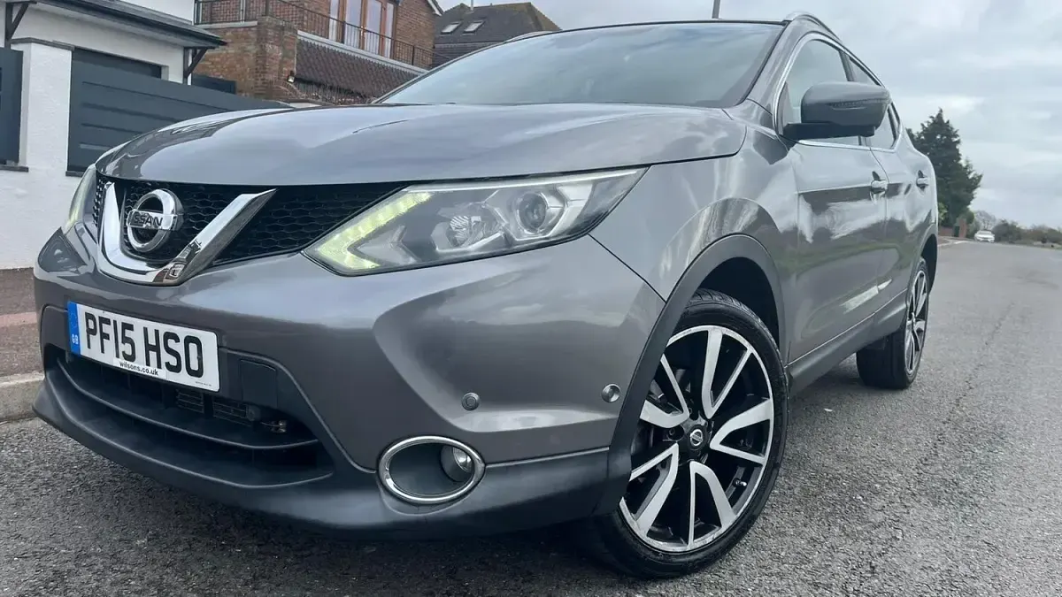 Used Nissan Qashqai S 115 HP (84 kW) 2015 Grey SUV