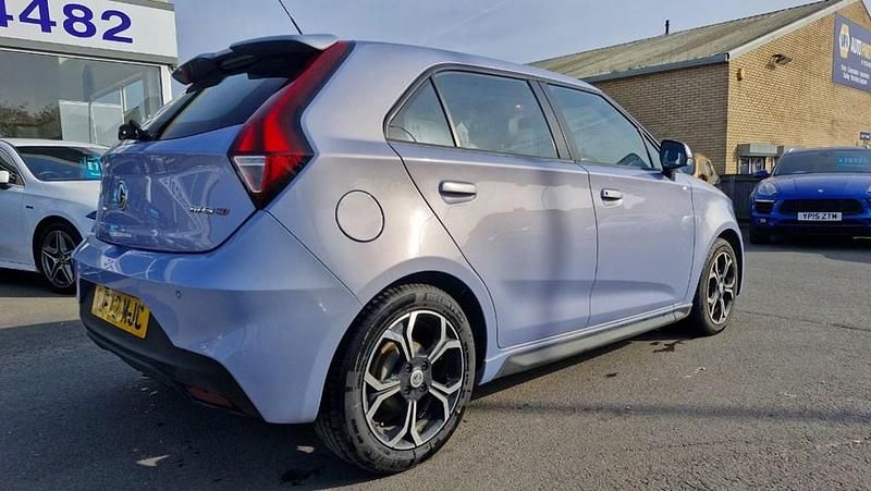 Usado MG MG3 Exclusive 106 CV (77 kW) 2023 Plateado Utilitario