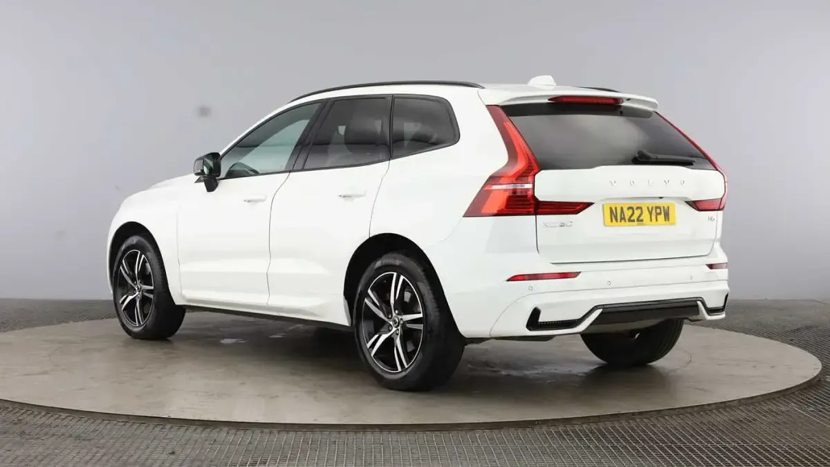 Used Volvo XC60 R-Design 247 HP (181 kW) 2022 SUV