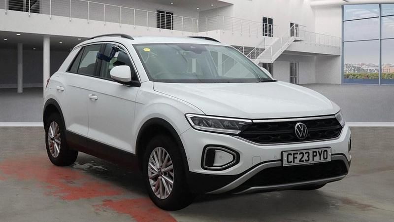 White Used 2023 VW T-Roc Life SUV | £19,799 (Fair price) - Image 1/2
