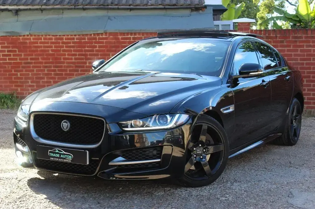 Used Jaguar XE R-Sport 200 HP (147 kW) 2018 Black Sedan