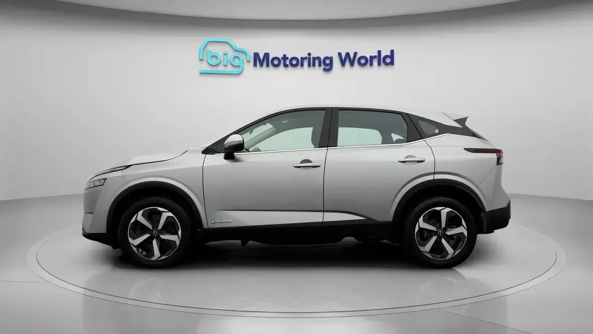 Used Nissan Qashqai Acenta Premium 190 HP (139 kW) 2023 Silver SUV