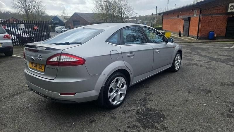 Used Ford Mondeo Titanium 143 HP (105 kW) 2008 Silver Hatchback