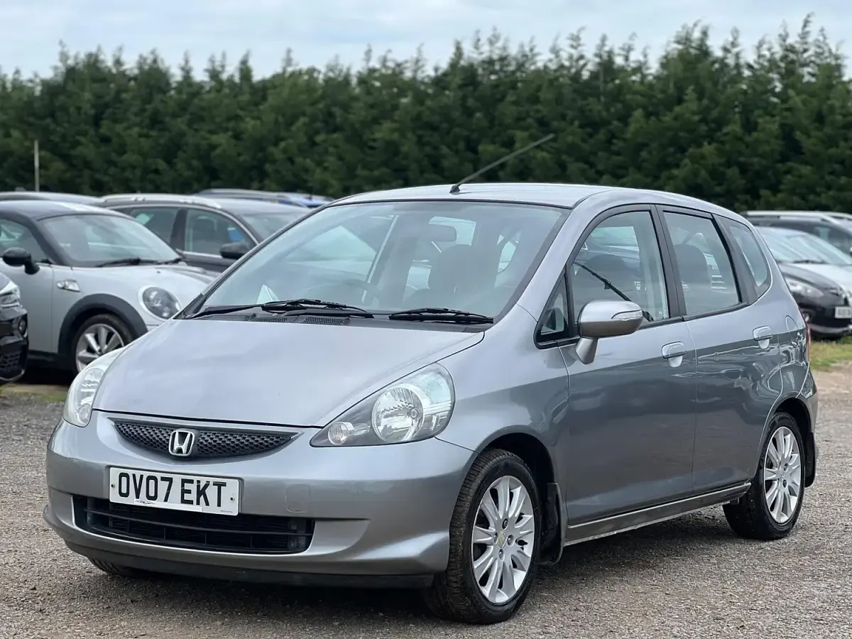 Used Honda Jazz SE 83 HP (61 kW) 2007 Silver Hatchback