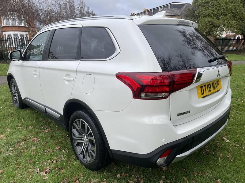 Used Mitsubishi Outlander 2018 White SUV