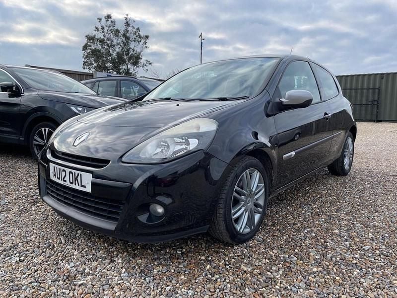Used Renault Clio IV Dynamique 75 HP (55 kW) 2012 Black Hatchback