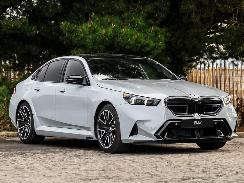 New BMW M5 Comfort Edition 727 HP (534 kW) 2026 Grey Sedan