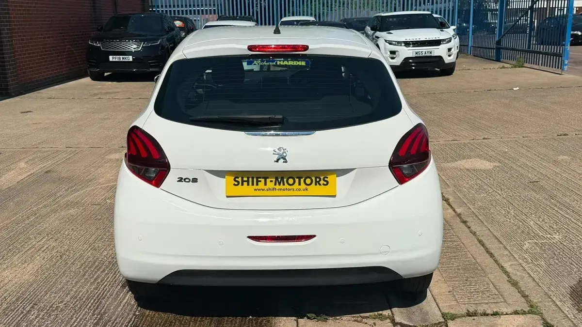 Used Peugeot 208 Active 2017 White Hatchback