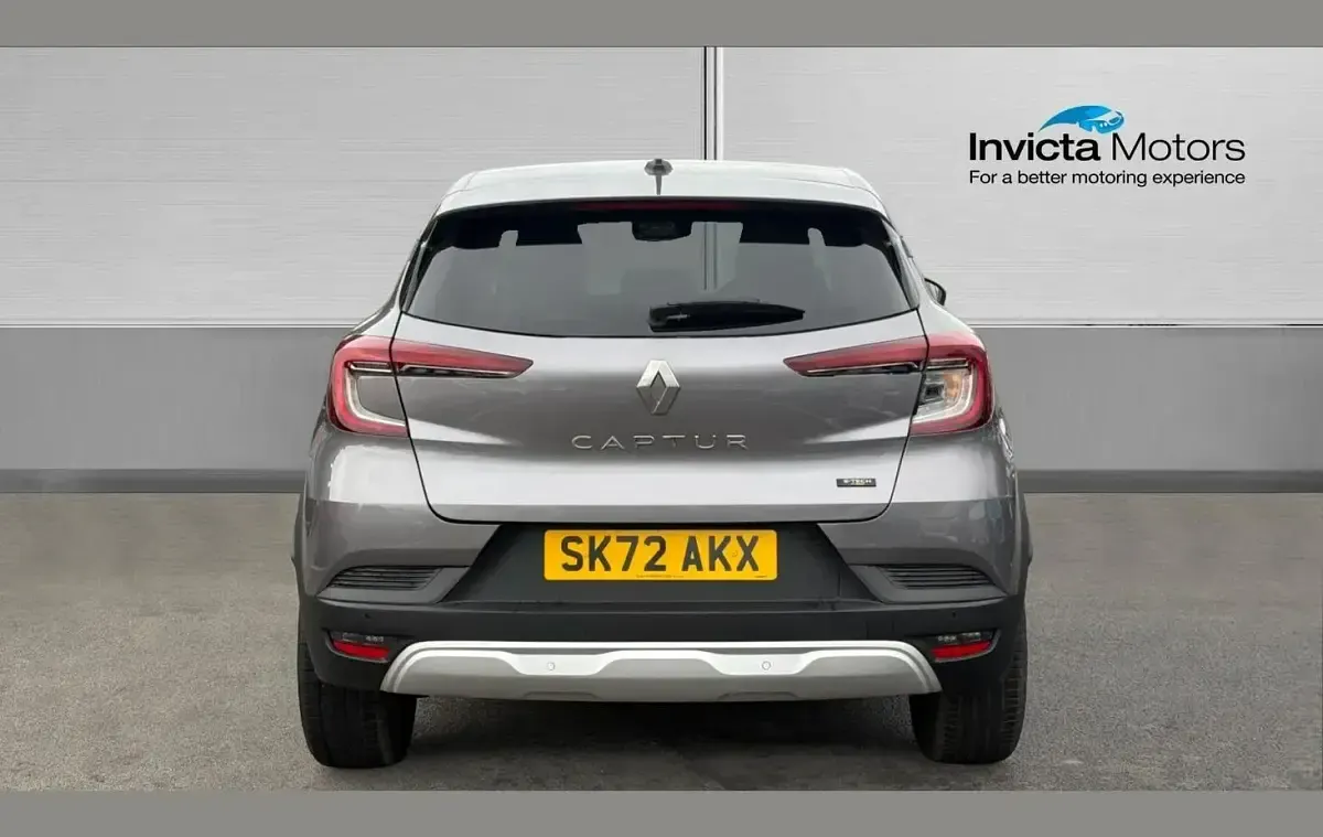 Used Renault Captur Evolution 143 HP (105 kW) 2023 Oyster grey SUV