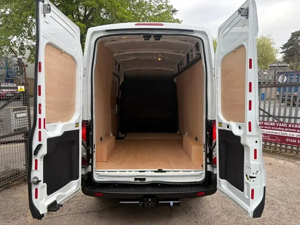 Used Ford Transit 130 HP (95 kW) 2019 White Van