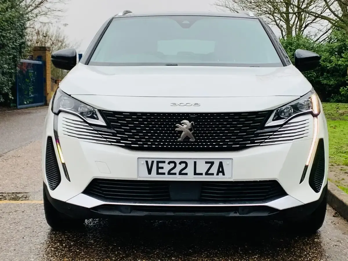 Used Peugeot 3008 Premium 131 HP (96 kW) 2022 White SUV