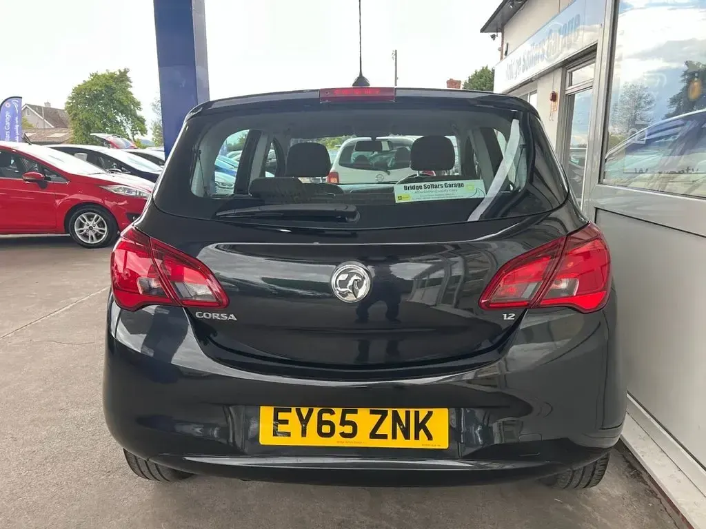 Used Vauxhall Corsa Design Edition 70 HP (51 kW) 2015 Black Hatchback