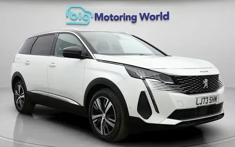 Second-hand Peugeot 5008 Allure+ 131 CP (96 kW) 2023 SUV