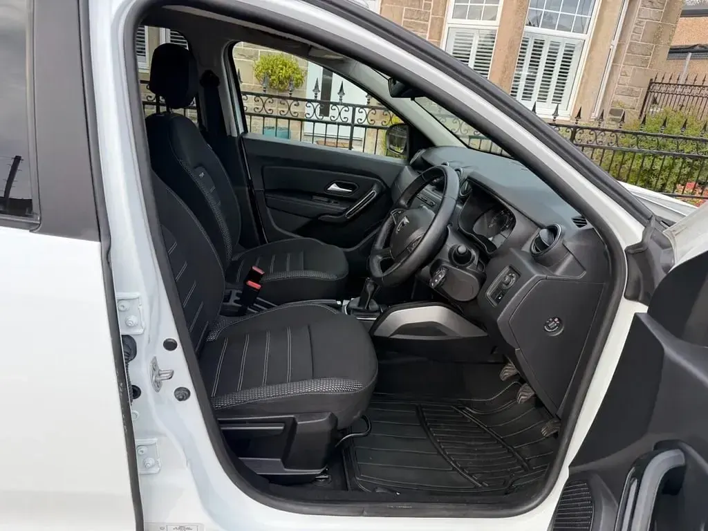Begagnad Dacia Duster Prestige 115 HK (84 kW) 2019 Vit SUV