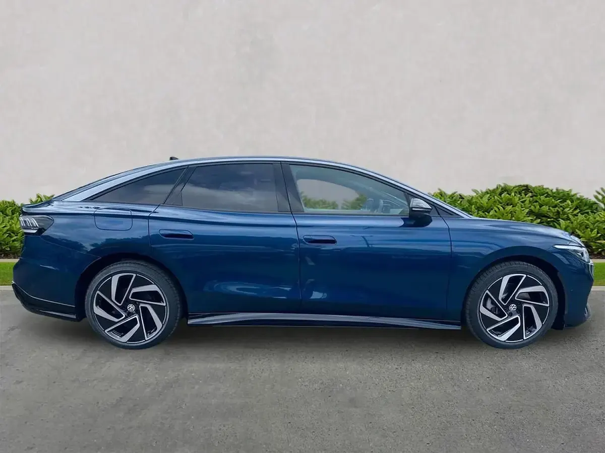 New VW ID.7 Pro 210 kW (286 HP) 2026 Blue Hatchback