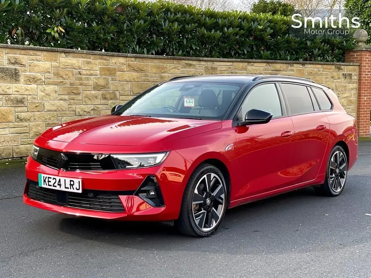 Used Vauxhall Astra Ultimate 113 kW (154 HP) 2024 Red Estate