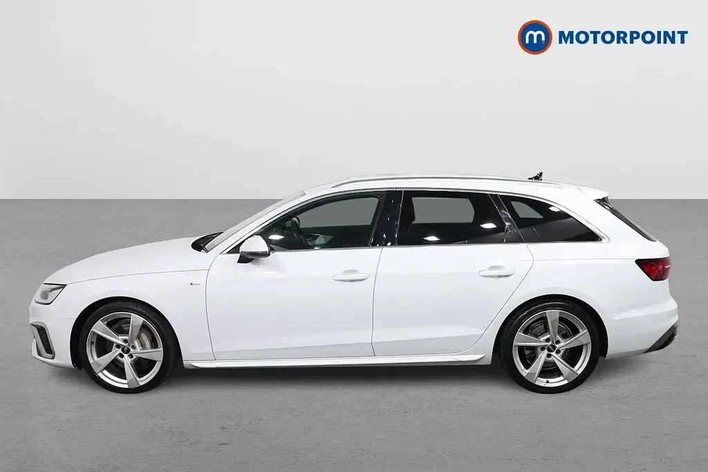 Usado Audi A4 S-Line 2022 Branco Carrinha