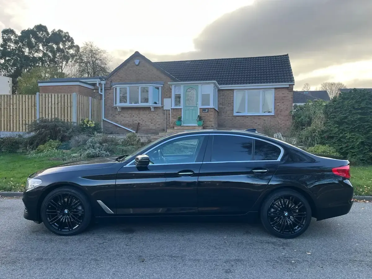 Usado BMW 520 Comfort Edition 2017 Negro Berlina
