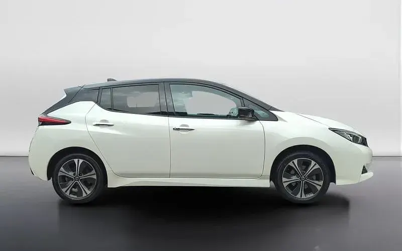 Second-hand Nissan Leaf Tekna 160 kW (218 CP) 2021 Alb Hatchback