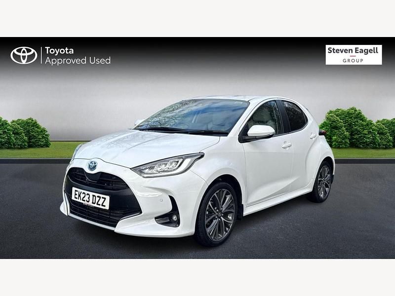 Used Toyota Yaris Hybrid 2023 White Hatchback