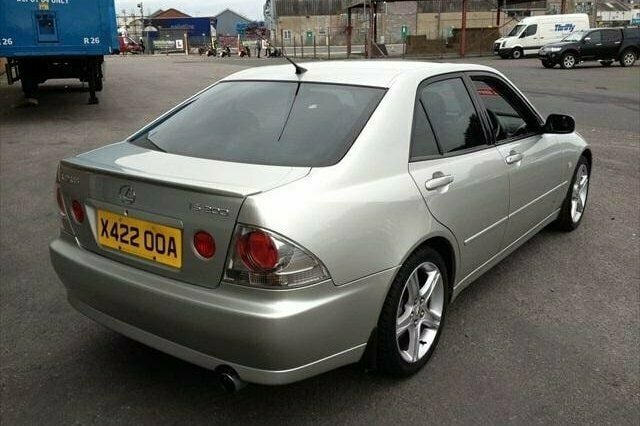Used Lexus IS200 153 HP (112 kW) 2000 Sedan