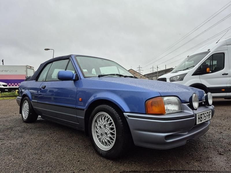 Begagnad Ford Escort Cabriolet 1990 Blå Cab
