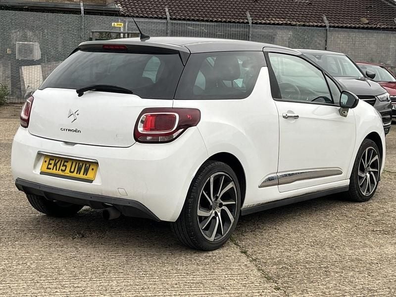 Używany Citroën DS3 PureTech 110 KM (80 kW) 2015 Biały Hatchback