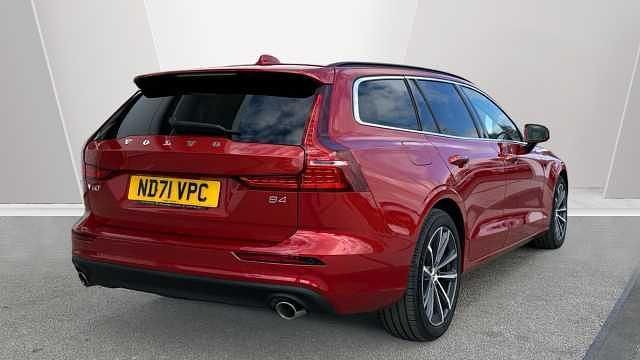 Used Volvo V60 Momentum 194 HP (142 kW) 2022 Estate