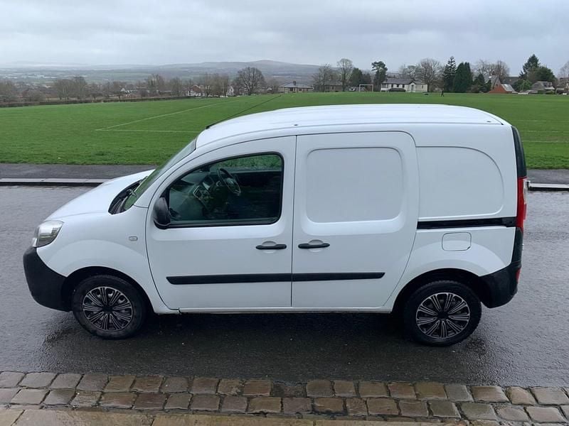 Used Renault Kangoo 2015 White MPV