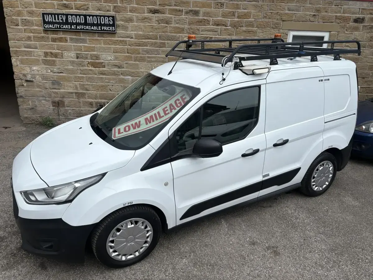 Gebraucht Ford Transit Connect 100 PS (73 kW) 2019 Weiß Van / Kleinbus