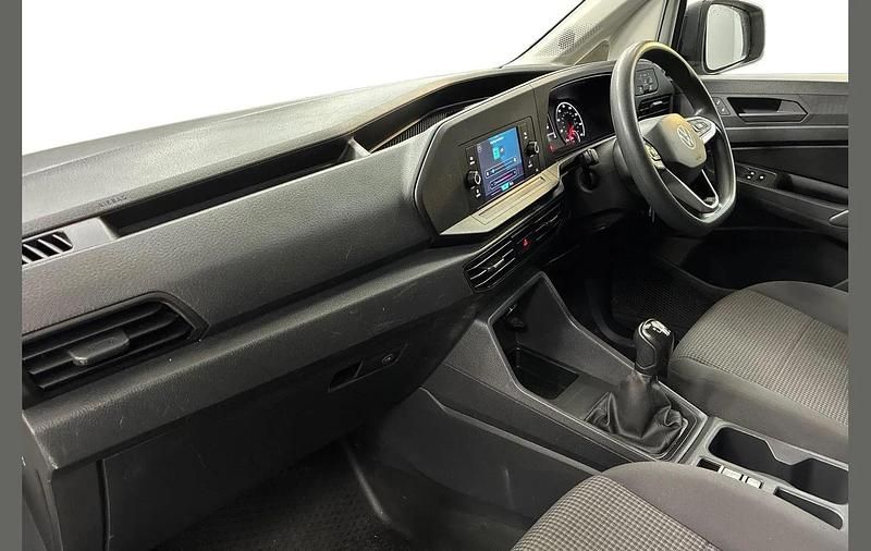 Used VW Caddy 73 HP (53 kW) 2022 White MPV