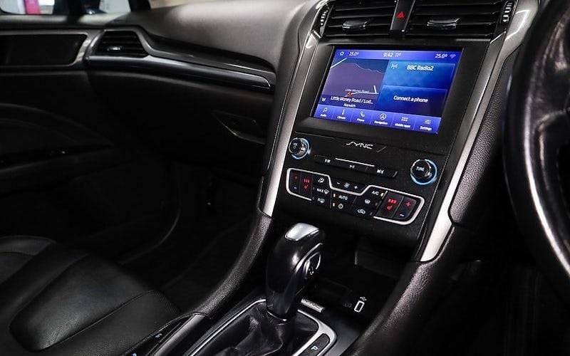 Second-hand Ford Mondeo Titanium 188 CP (138 kW) 2020 Albastru Break