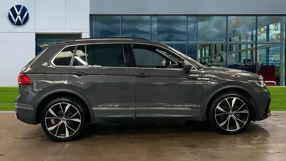 Used VW Tiguan R-line 150 HP (110 kW) 2023 Dolphin grey metallic SUV