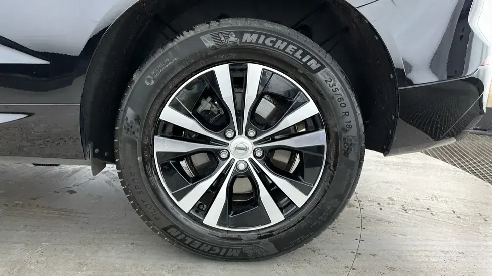 Used Volvo XC60 Core 250 HP (183 kW) 2023 Black SUV