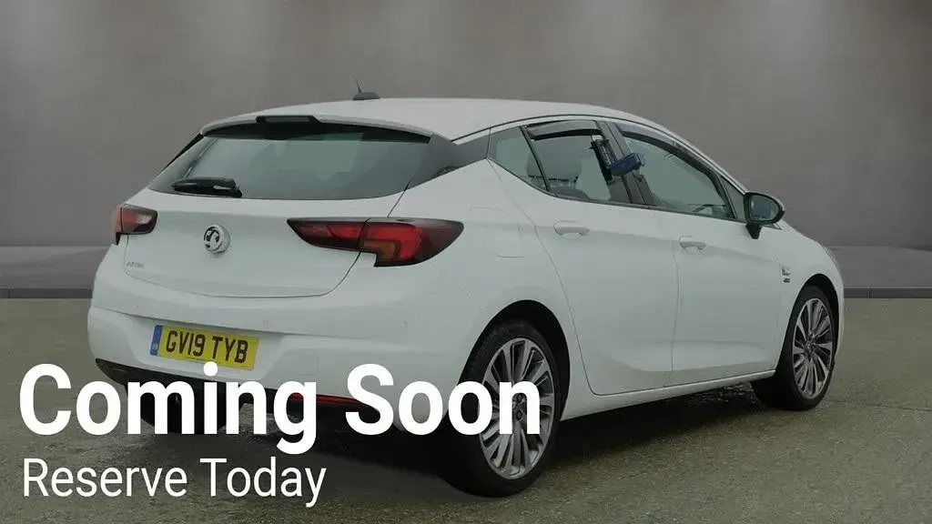 Used Vauxhall Astra 150 HP (110 kW) 2019 White Hatchback