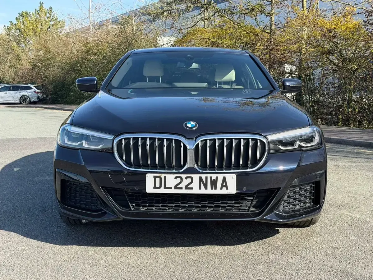 Begagnad BMW 520 M Sport 187 HK (137 kW) 2022 Svart Sedan