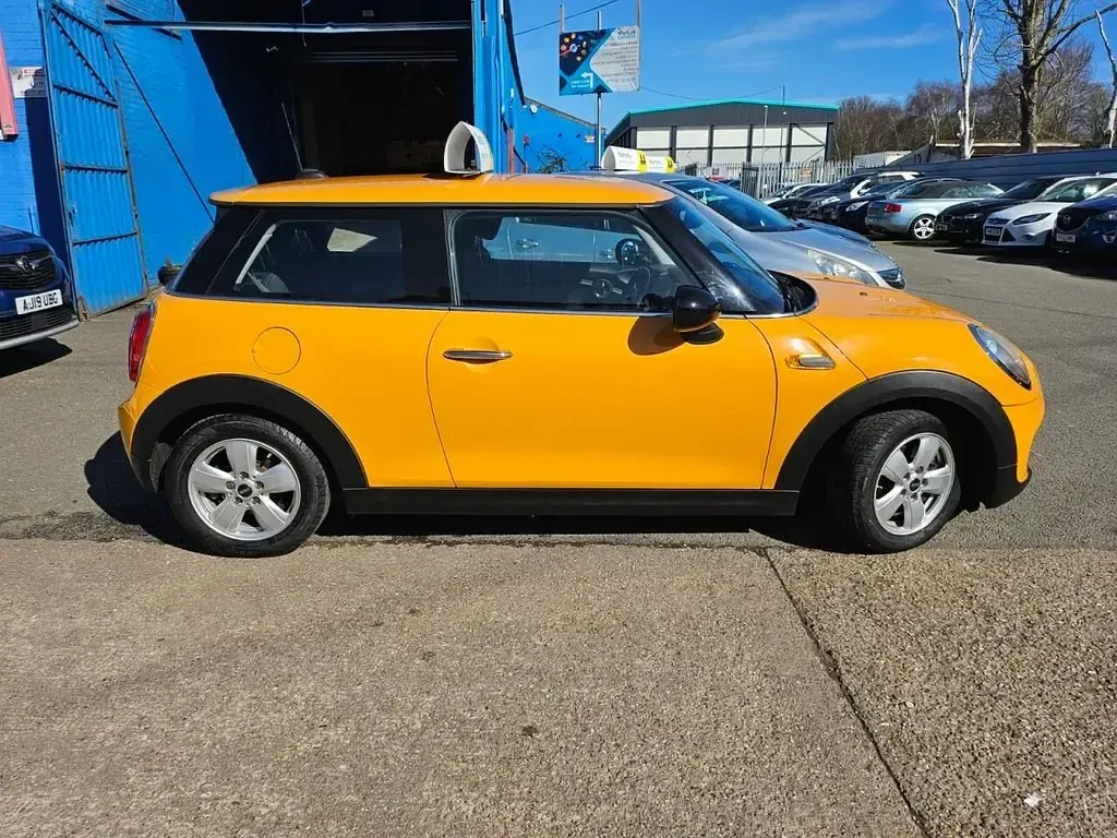 Usado Mini One D Hatch 95 CV (69 kW) 2014 Naranja Utilitario