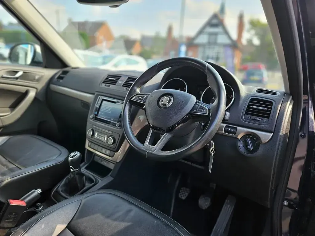 Used Skoda Yeti SE L 110 HP (80 kW) 2016 Blue SUV