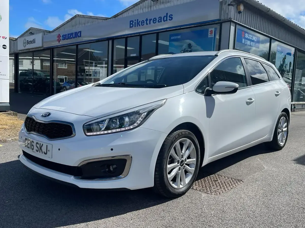 Used Kia Ceed Sportswagon 136 HP (100 kW) 2016 White Estate