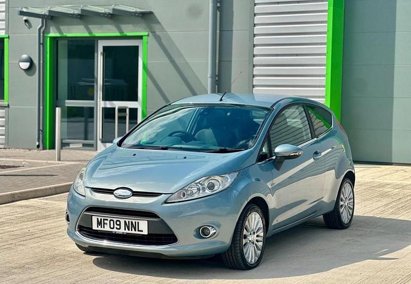 Used Ford Fiesta Titanium 2009 Blue Hatchback