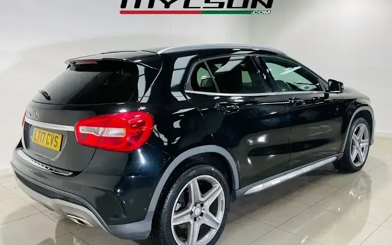 Usado Mercedes GLA200 AMG line 136 HP (100 kW) 2016 SUV