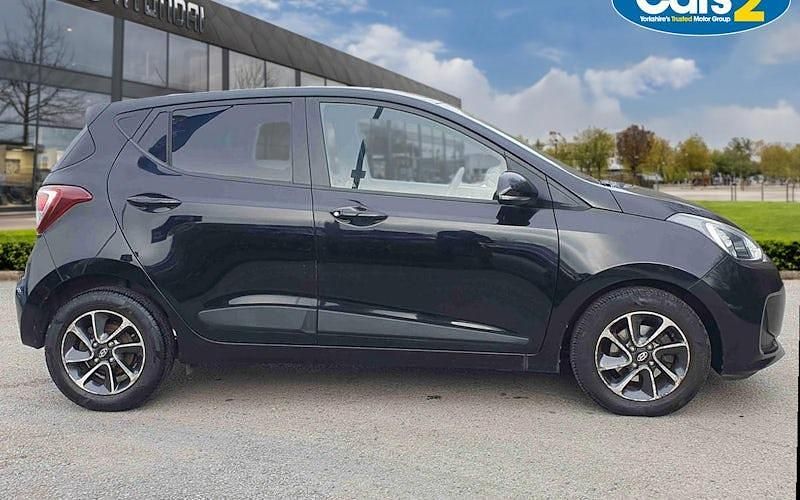 Used Hyundai i10 Premium 67 HP (49 kW) 2020 Hatchback