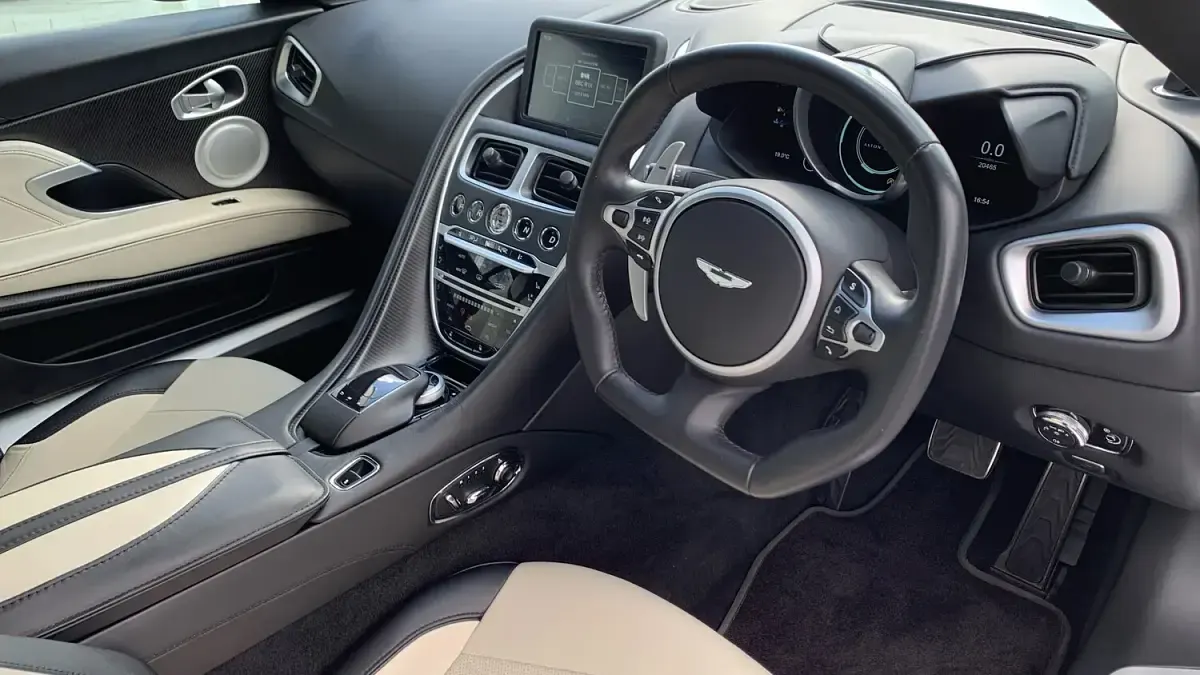 Used Aston Martin DBS 715 HP (525 kW) 2019 White Coupe
