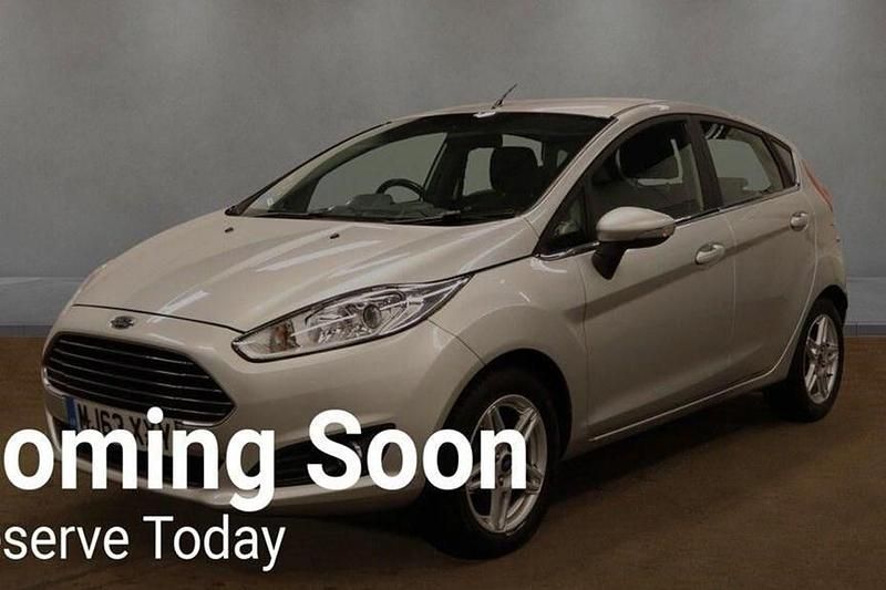 Used Ford Fiesta Zetec 125 HP (91 kW) 2013 Silver Hatchback