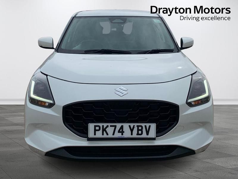Used Suzuki Swift 82 HP (60 kW) 2024 White Hatchback