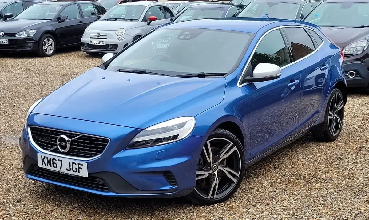 Used Volvo V40 R-Design Pro 2017 Blue Hatchback