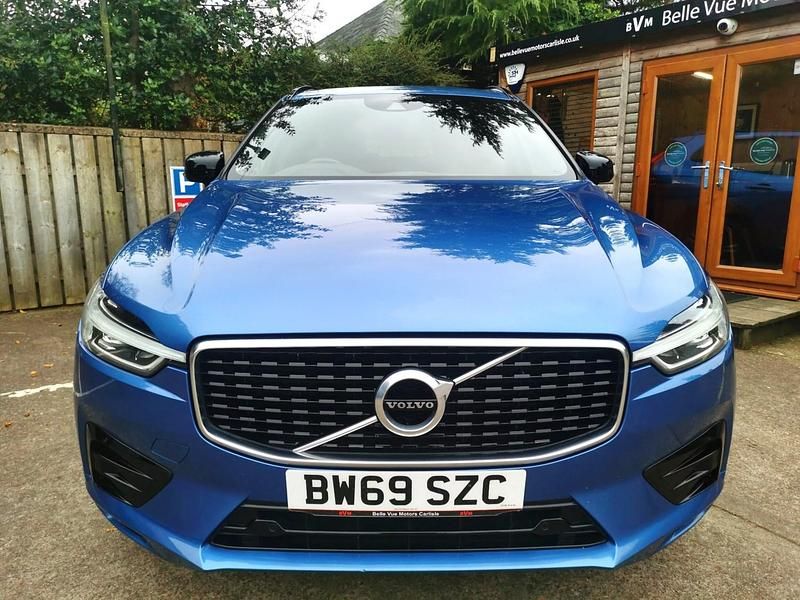 Used Volvo XC60 R-Design 197 HP (144 kW) 2019 Blue SUV